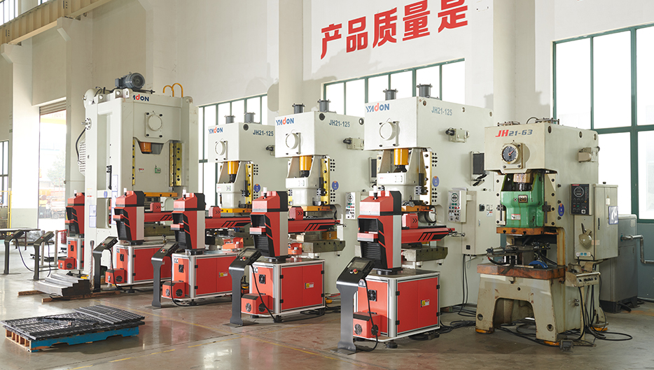 L&iacute;nea de producci&oacute;n de estampado continuo de robot